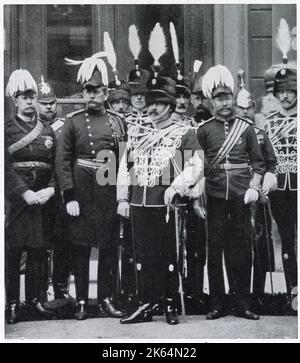 King Edward VII in full uniform with officers of the Queen's Own Oxfordshire Hussars. Stock Photo