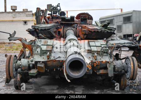 Lyman, Donetsk, Ukraine. 11th Oct, 2022. Destroyed Russian military equipment is seen placed in an area at the recaptured town of Lyman. As part of a rapid Ukrainian counteroffensive which recaptured swaths of the Donetsk, Kharkiv and Kherson regions from Russian control, Lyman was liberated too. The destruction in Lyman, a key rail and transit hub, is so widespread that large portions of the city have been completely destroyed. Credit: ZUMA Press, Inc./Alamy Live News Stock Photo