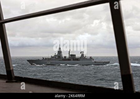 Atlantic Ocean, Spain. 05 October, 2022. The German Sachsen-class frigate FGS Hessen steams the Atlantic Ocean during a simulated straits transit with the Ford Carrier Strike Group, October 5, 2022 near Spain. Credit: MC3 Kerri Kline/U.S. Navy Photo/Alamy Live News Stock Photo