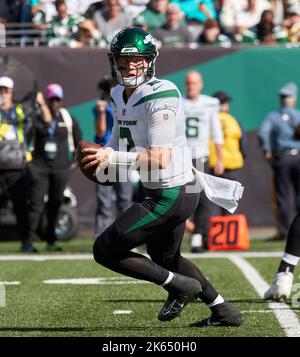 East Rutherford, New Jersey, USA. 13th Oct, 2019. Dallas Cowboys tight end Dalton  Schultz (86) in action prior to the NFL game between the Dallas Cowboys and  the New York Jets at