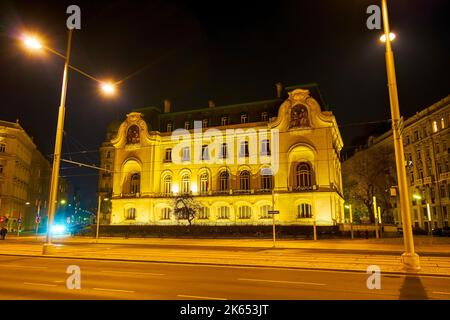 The evening Schwarzenberg Square with a view on brightly illuminated Art Nouveau mansion of French Embassy, Vienna, Austria Stock Photo