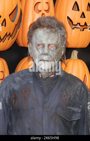 Hollywood, California, USA. 11th October, 2022. Michael Myers at 'Halloween Ends' World Premiere held at the TCL Chinese Theatre, Hollywood, CA, October 11, 2022. Photo Credit: Joseph Martinez/PictureLux Credit: PictureLux/The Hollywood Archive/Alamy Live News Stock Photo