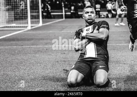 Kylian Mbappe of PSG celebrates after his goal during the UEFA Champions League, Group H football match between Paris Saint-Germain and SL Benfica on October 11, 2022 at Parc des Princes stadium in Paris, France - Photo: Elyse Lopez/DPPI/LiveMedia Stock Photo