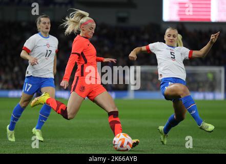 Brighton and Hove, UK. 11th Oct, 2022. Chloe Kelly of England is challenged by Gabriela Slajsova of Czech Republic during the International Friendly match at the AMEX Stadium, Brighton and Hove. Picture credit should read: Paul Terry/Sportimage Credit: Sportimage/Alamy Live News Stock Photo