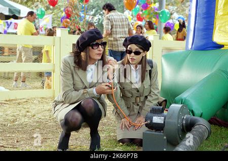 ANJELICA HUSTON, LACEY CHABERT, DADDY DAY CARE, 2003 Stock Photo