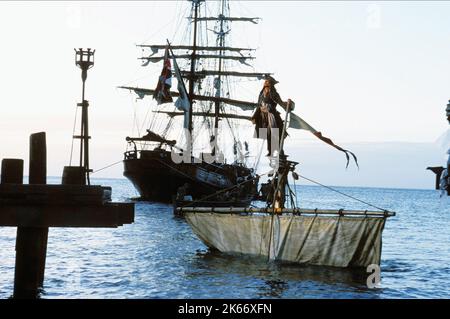 JOHNNY DEPP, PIRATES OF THE CARIBBEAN: THE CURSE OF THE BLACK PEARL, 2003 Stock Photo