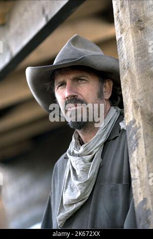 KEVIN COSTNER, OPEN RANGE, 2003 Stock Photo