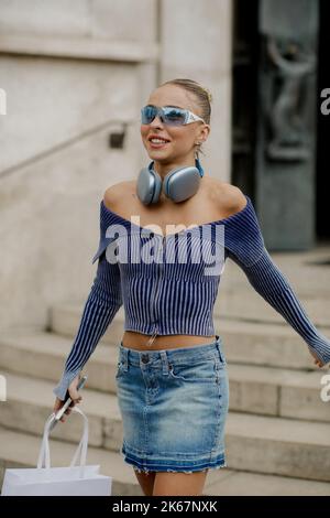Street style, Louise Ragot (Louise RGT) arriving at EENK Spring Summer ...