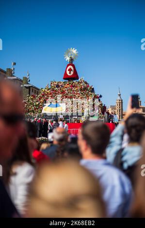 The Offering of Flowers to the Virgen del Pilar is the most important and popular event of the Fiestas del Pilar held on Hispanic Day, Zaragoza, Spain Stock Photo