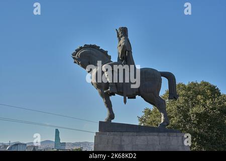 Reiterdenkmal, Denkmal für König Wachtang I. Gorgassali, vor der Metechi-Kirche, Altstadt, Tiflis, Georgien Stock Photo