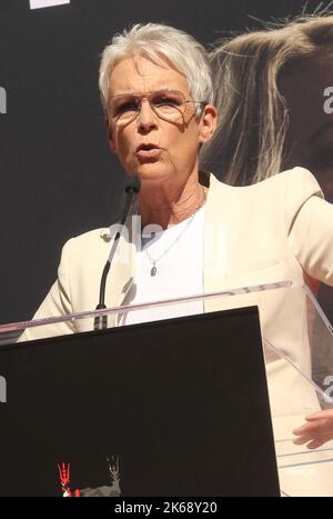 Hollywood, Ca. 12th Oct, 2022. Jamie Lee Curtis Halloween Ends Hand and Footprint Ceremony at The TCL Chinese Theater in Hollywood, California on October 12, 2022. Credit: Faye Sadou/Media Punch/Alamy Live News Stock Photo