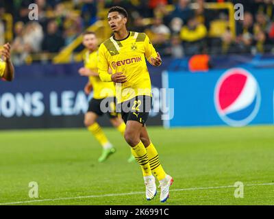 Dortmund, Deutschland. 06th Sep, 2022. firo : October 11th, 2022, football, soccer, CL, UEFA Champions League, season 2022/2023, group stage, group G, BVB, Borussia Dortmund - FC Sevilla Jude Bellingham (Borussia Dortmund) full figure, Credit: dpa/Alamy Live News Stock Photo