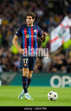 Marcos Alonso (FC Barcelona) in action during the Champions League soccer match between FC Barcelona and Inter Milan, at the Camp Nou stadium in Barcelona, Spain, Wednesday, October 12, 2022. Foto: Siu Wu Stock Photo
