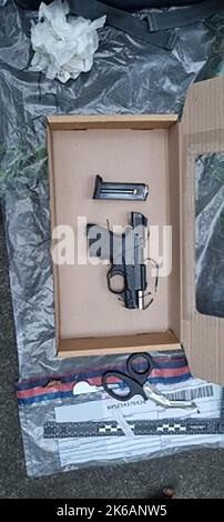 BEST QUALITY AVAILABLE Undated handout photo issued by Metropolitan Police of a firearm seized during a week of action against county lines. Issue date: Thursday October 13, 2022. Stock Photo