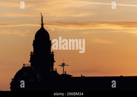 Glasgow Skyline - Sunrise in Autumn Stock Photo