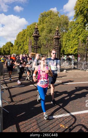 Runners participating in the Royal Parks Half Marathon, South Carriage Drive, Hyde Park, London, England, UK Stock Photo