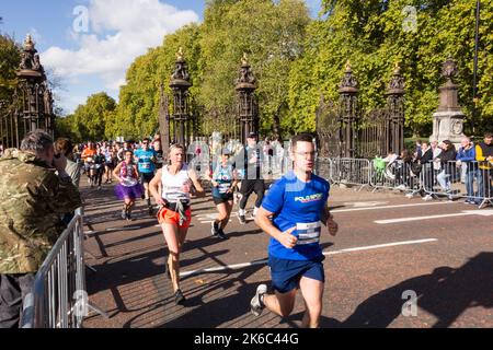 Runners participating in the Royal Parks Half Marathon, South Carriage Drive, Hyde Park, London, England, UK Stock Photo