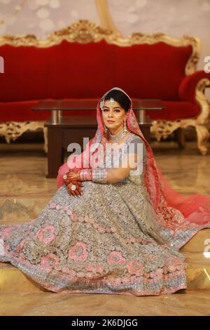 Pakistani wedding: Bride at Traditional Nikah ceremony in Karachi Stock Photo