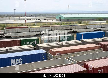 KENYA, Nairobi Terminus, railway station for passenger and container freight trains to Mombasa, the railway line was financed and built by China / KENIA, Nairobi, Nairobi Terminus in Syokimau, Bahnhof für Passagier und Fracht Züge nach Mombasa, die Bahnlinie wurde von China Road and Bridge Corporation CRBC gebaut und von der chinesischen EXIM Export-Import-Bank finanziert Stock Photo