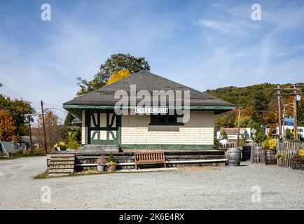 Callicoon, NY / USA - October 12, 2022:  Callicoon NY Train Station on a bright fall day Stock Photo