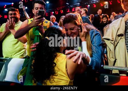 APELDOORN, NETHERLANDS - OCTOBER 13: Ana Carolina Da Silva of Brazil is congratulated by her girlfriend Anne Buijs of the Netherlands during the Semi Final match between Italy and Brazil on Day 19 of the FIVB Volleyball Womens World Championship 2022 at the Omnisport Apeldoorn on October 13, 2022 in Apeldoorn, Netherlands (Photo by Rene Nijhuis/Orange Pictures) Stock Photo