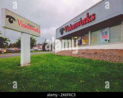 New Hartford, New York - Sep 13, 2022: Landscape View of Empire Visionworks Eyeglasses Shop, which is the Biggest Eyeglasses Store in Utica Area. Stock Photo