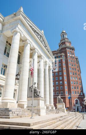 New Haven, Connecticut, United States of America – April 28, 2017. New Haven County Courthouse at 121 Elm Street in downtown New Haven, CT, with the U Stock Photo