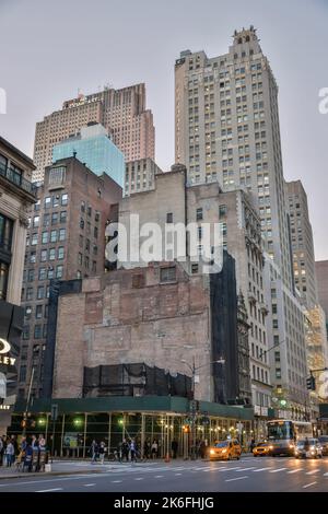 Street Scene, Mid-Town Manhattan, New York City, New York, USA ...