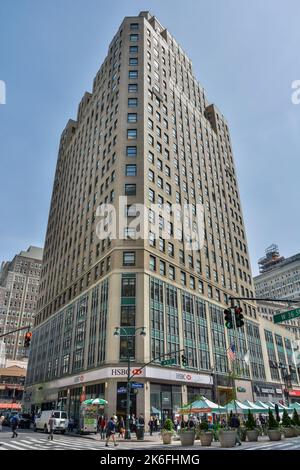 New York City, United States of America – May 4, 2017. Herald Square Building at 1350 Broadway in Manhattan, New York City. The 24-floor building (327 Stock Photo