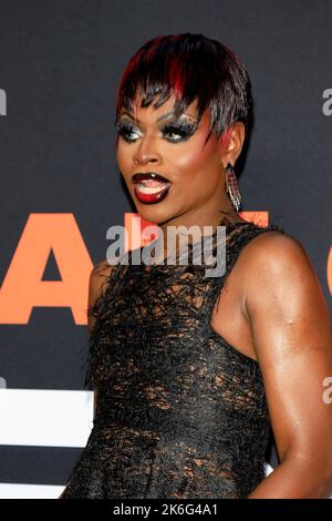 Los Angeles, CA. 11th Oct, 2022. Symone at arrivals for HALLOWEEN ENDS World Premiere, TCL Chinese Theatre, Los Angeles, CA October 11, 2022. Credit: Priscilla Grant/Everett Collection/Alamy Live News Stock Photo