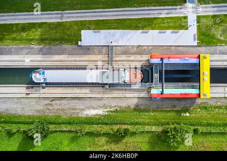 Montech (south western France): aerial view of the Montech water slope, a canal inclined plane built on the Canal de Garonne. The site of the Montech Stock Photo