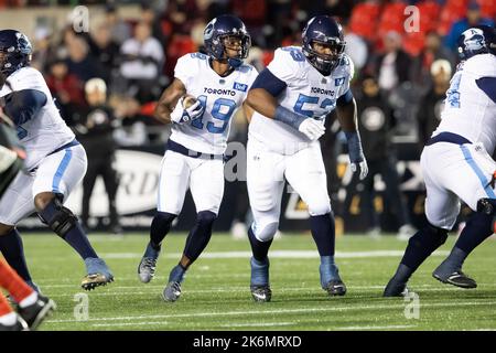 Toronto Argonauts Kurleigh Gittens Jr. 24th Sep, 2022. runs the ball during the CFL game between Toronto Argonauts and Ottawa Redblacks held at TD Place Stadium in Ottawa, Canada. Daniel Lea/CSM/Alamy Live News Stock Photo