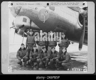 Lt. H.R. Reinhart And Crew Of The 322Nd Bomb Squadron, 91St Bomb Group, 8Th Air Force, In Front Of The Boeing B-17 'Flying Fortress' 'Star Dust', England. Stock Photo