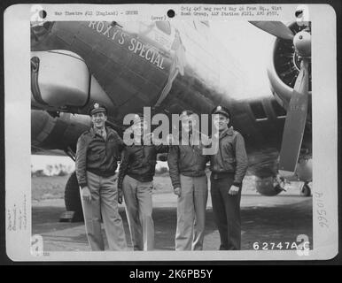 Capt. Suther And Crew Of The 322Nd Bomb Squadron, 91St Bomb Group, 8Th Air Force, In Front Of The Boeing B-17 'Flying Fortress' 'Roxy's Special', England. Stock Photo