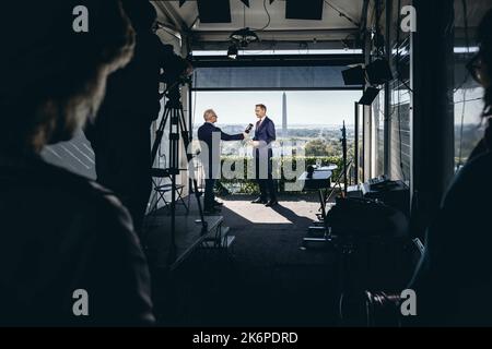 Washington, Vereinigte Staaten. 14th Oct, 2022. Federal Finance Minister Christian Lindner (FDP) during a TV interview on the sidelines of the IMF autumn conference. Washington, 10/14/2022. Credit: dpa/Alamy Live News Stock Photo