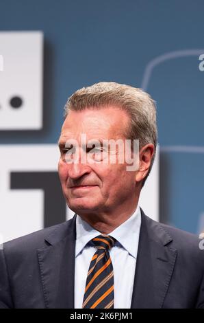 Villingen Schwenningen, Germany. 15th Oct, 2022. Günther Oettinger, former Minister President of Baden-Württemberg stands on the stage of the exhibition center during the state party conference of the CDU Baden-Württemberg. Credit: Silas Stein/dpa/Alamy Live News Stock Photo