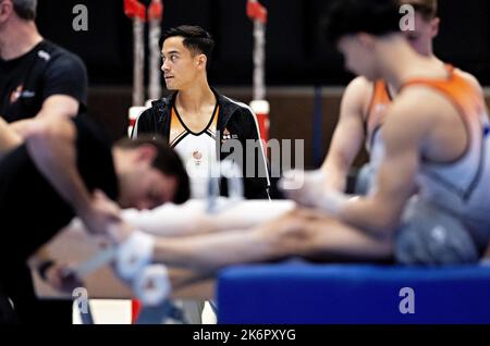 ROTTERDAM - Loran de Munck during the second qualifying match for the selection of the men's gymnastics team in the top sports center Rotterdam for the 2022 World Artistic Gymnastics Championships in Liverpool, England. ANP IRIS VAN DEN BROEK Stock Photo