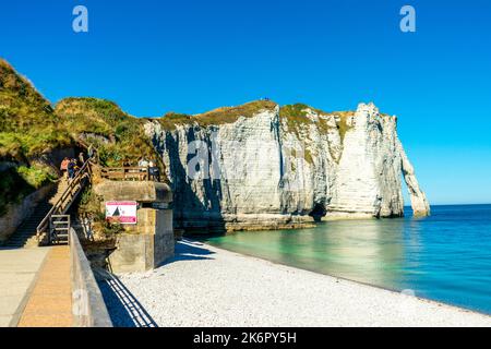 Beach walk on the beautiful alabaster coast near Étretat - Normandy - France Stock Photo