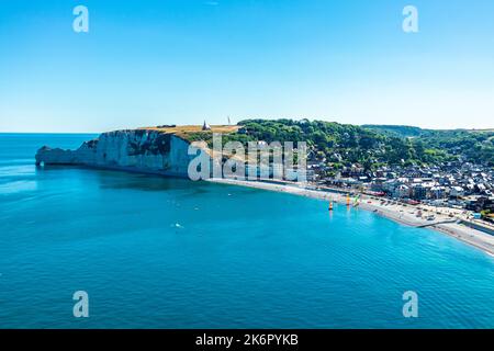 Beach walk on the beautiful alabaster coast near Étretat - Normandy - France Stock Photo