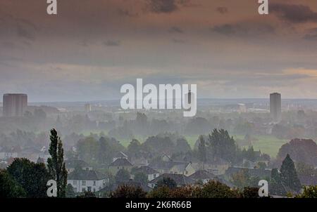 Glasgow, Scotland, UK  15th October,  2022. UK Weather:  Wet  day and heavy showers over knightswood golf courses.  Credit Gerard Ferry/Alamy Live News Stock Photo
