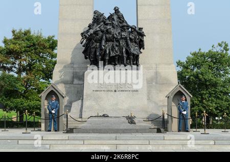 The Canadian National War Memorial and the Tomb of the Unknown Soldier in Ottawa, Ontario, Canada Stock Photo