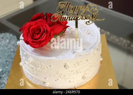 Order Golden Couple Anniversary Cake Online From 7th Bliss,DELHI