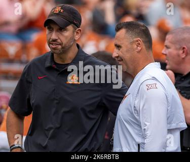 October 15, 2022. Head coach Steve Sarkisian of the Texas Longhorns talking to head coach Matt Campbell of the Iowa State Cyclones at DKR-Memorial Stadium. Credit: Cal Sport Media/Alamy Live News Stock Photo