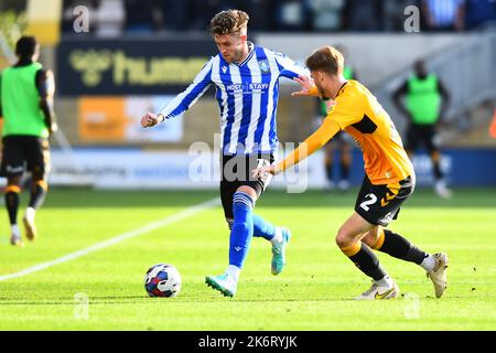 Josh Windass (11 Sheffield Wednesday) during the Sky Bet League 1 match between Cambridge United and Sheffield Wednesday at the R Costings Abbey Stadium, Cambridge on Saturday 15th October 2022. (Credit: Kevin Hodgson | MI News) Credit: MI News & Sport /Alamy Live News Stock Photo