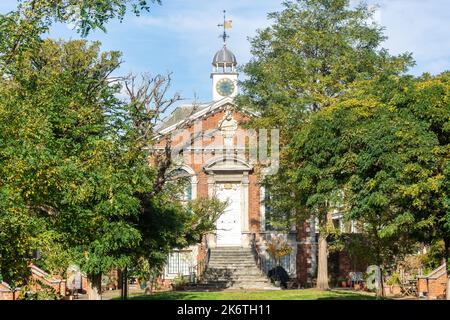 Chapel at Trinity Green Almshouses, Mile End Road, Whitechapel, Borough of Tower Hamlets, Greater London, England, United Kingdom Stock Photo