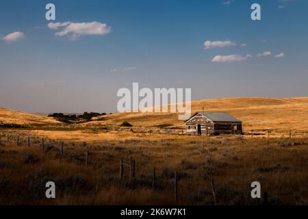 Abandoned farm building on the prairie in Saskatchewan, Canada. Stock Photo