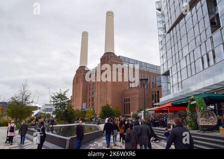 London, UK. 14th October 2022. Battersea Power Station opens its doors to the public after four decades. After extensive redevelopment, the iconic former power station now houses shops, restaurants, bars, offices, and luxury apartments. Stock Photo