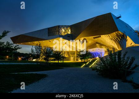 Lyon, Musee de Confluence, Coop Himmelb(l)au // Lyon, Musee de Confluence, Coop Himmelb(l)au Stock Photo