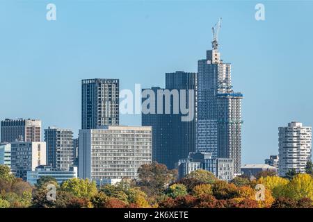 Croydon skyscrapers: The 2 tallest buildings, Ten Degrees and College Rd, with the Nestle building frame left and No. 1 Croydon frame right. Stock Photo