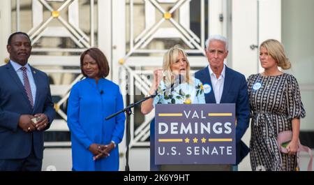 Orlando, Florida, USA. 15th Oct, 2022. October 15, 2022, Orlando, FL: First lady Dr. Jill Biden speaks at City Hall in Orlando during a campaign event for Democratic US Senate candidate Rep. Val Demings, left, and Democratic gubernatorial candidate Charlie Crist, right. (Credit Image: © Dominic Gwinn/ZUMA Press Wire) Stock Photo